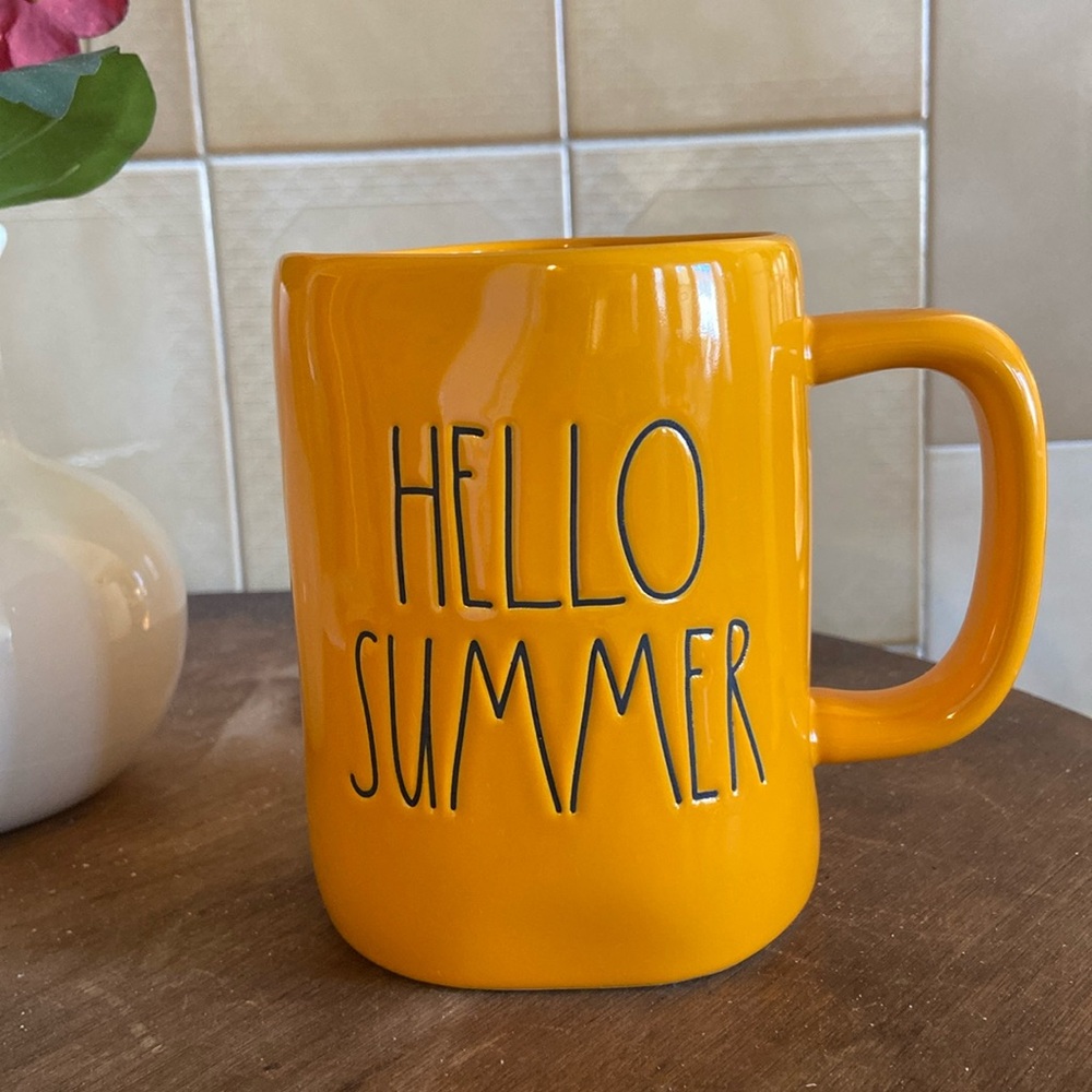 🩷Rae Dunn artisan collection “Hello Summer” orange mug